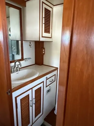 Blue Agave Yacht Photos Pics Sink basin, storage