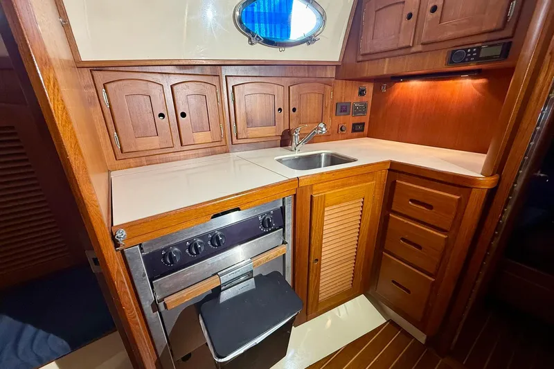  Yacht Photos Pics 2001 San Juan - Galley