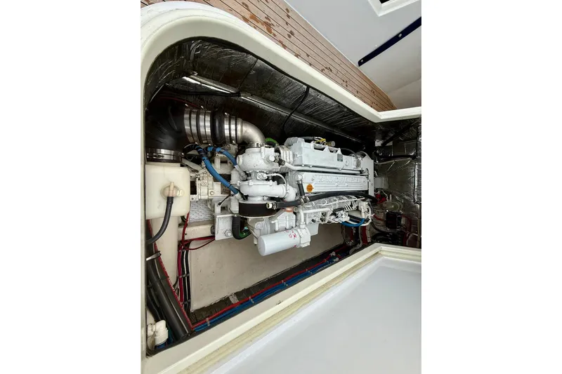  Yacht Photos Pics 2001 San Juan - Stbd engine