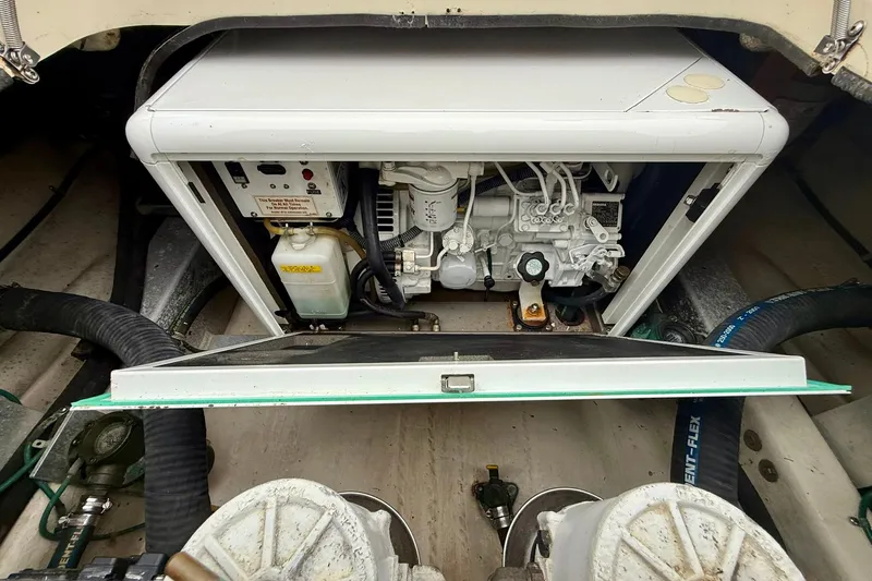  Yacht Photos Pics 2001 San Juan - Generator