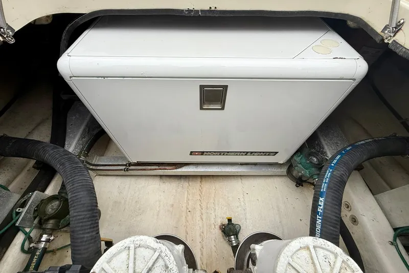  Yacht Photos Pics 2001 San Juan - Generator