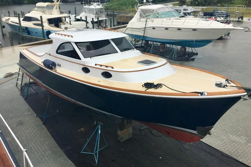  Yacht Photos Pics 2001 San Juan - Exterior profile