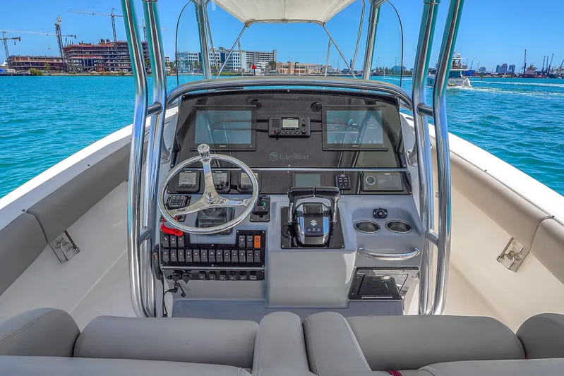 Yuca Yacht Photos Pics 