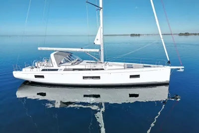 2022 Beneteau Oceanis Yacht 54