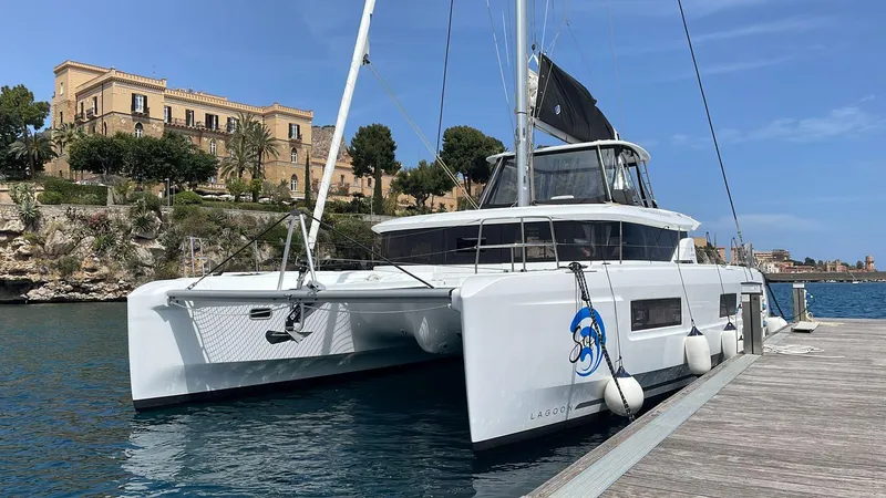 Sofia Yacht Photos Pics 
