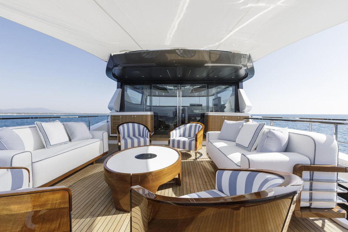 2023 Mangusta 109 