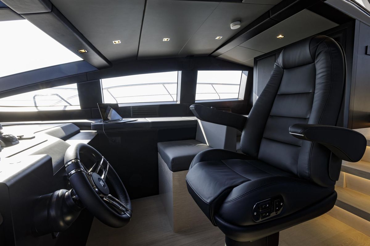 2023 Mangusta 109 