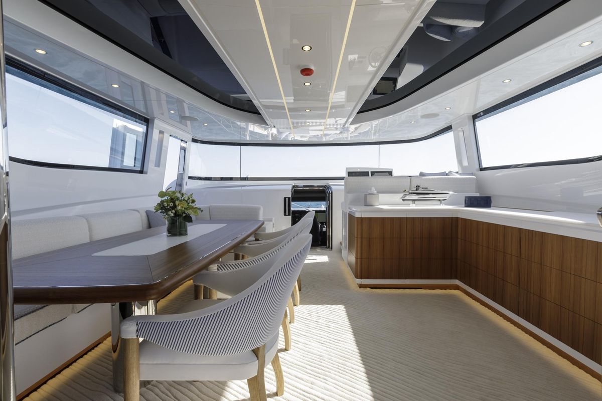 2023 Mangusta 109 