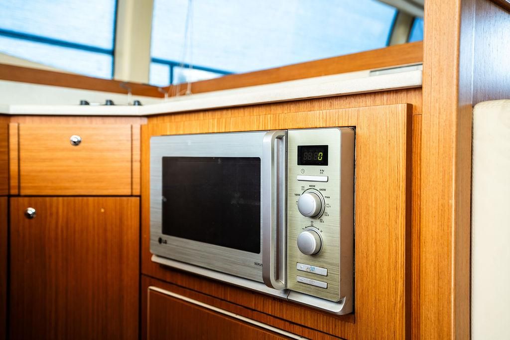 2009 Ferretti Yachts 47 