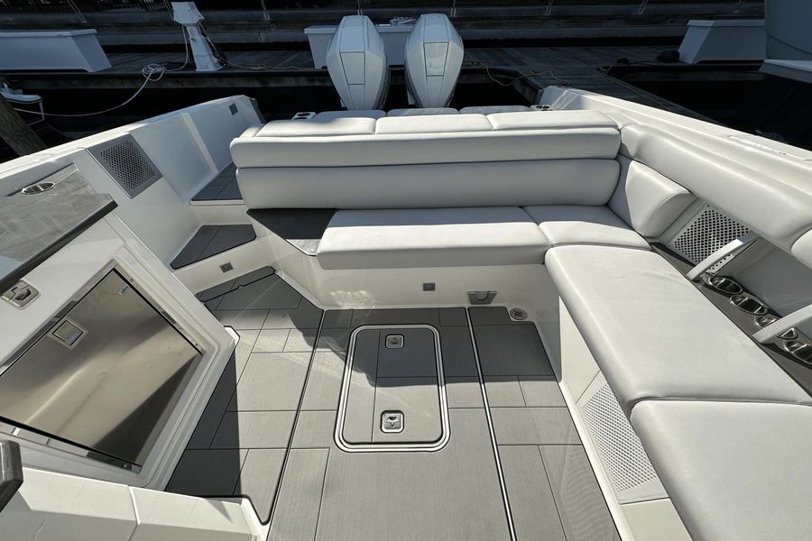 2020 Aviara AV-32