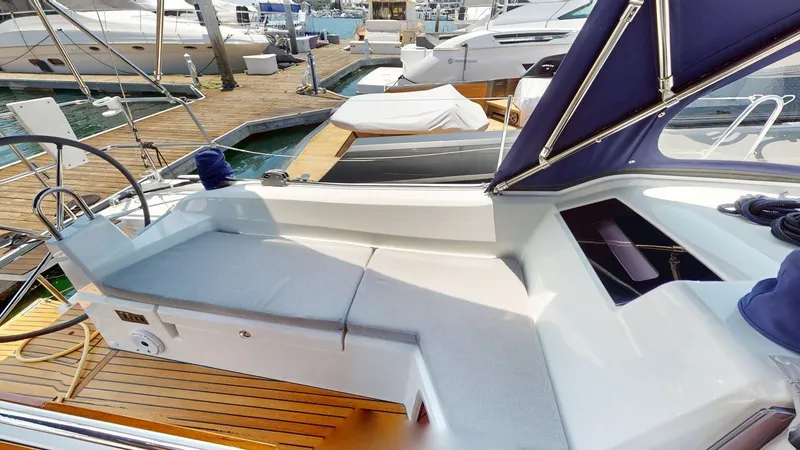 Evelyn Yacht Photos Pics 