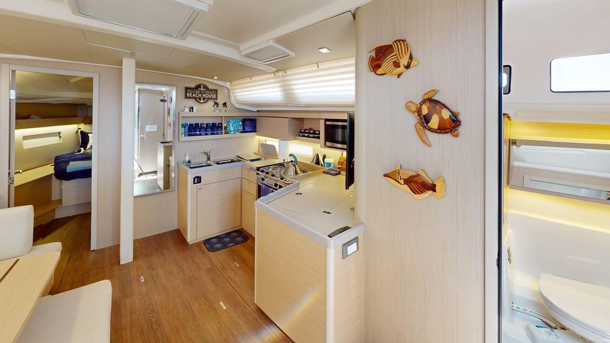 2021 Beneteau 42 