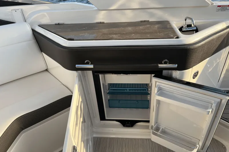 2018 Sea Ray 310 Slx Yacht Photos Pics 