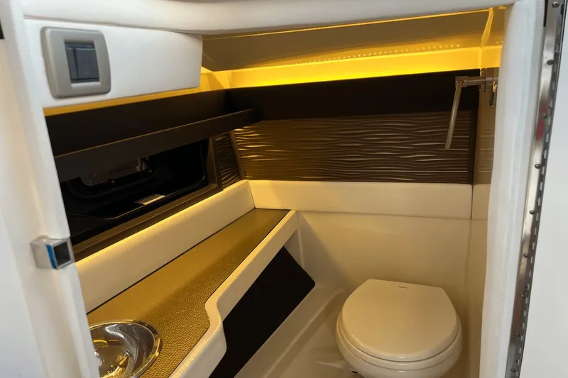 2018 Sea Ray 310 Slx Yacht Photos Pics 