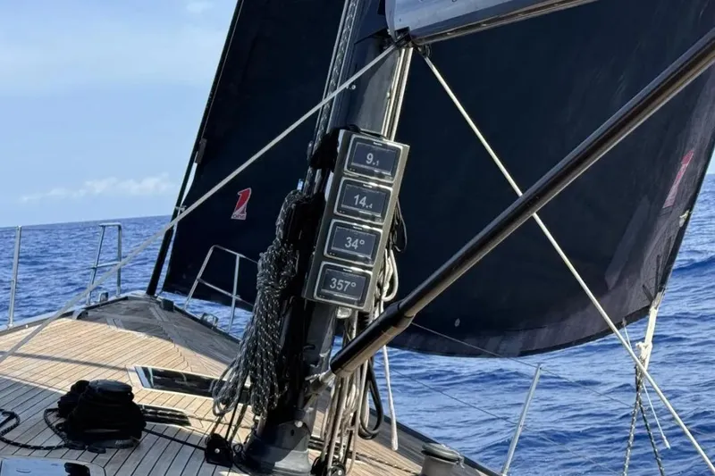 SueÑo Yacht Photos Pics Sailing on 2016 Ice Yachts 62 with digital navigation display, open sea view.