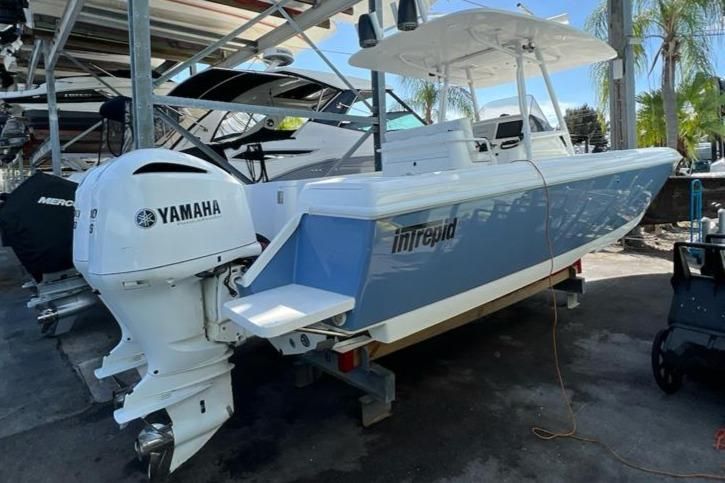 2004 Intrepid Outboard