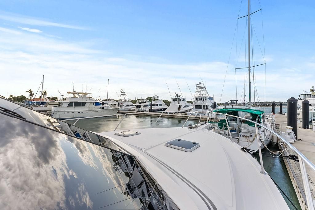 2000 West Bay 58 