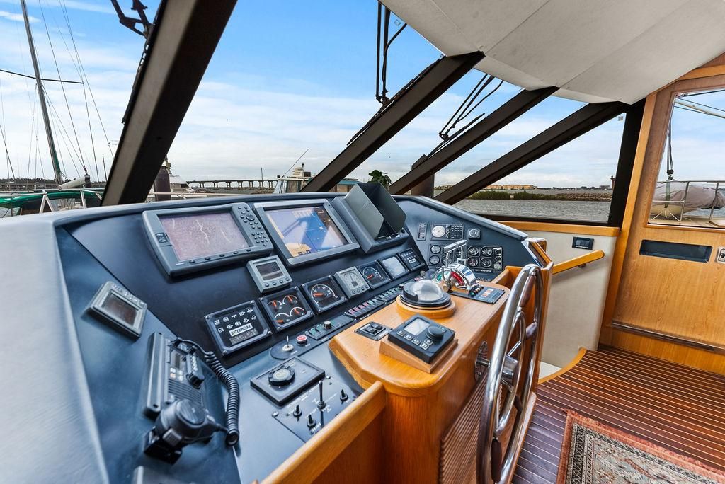 2000 West Bay 58 