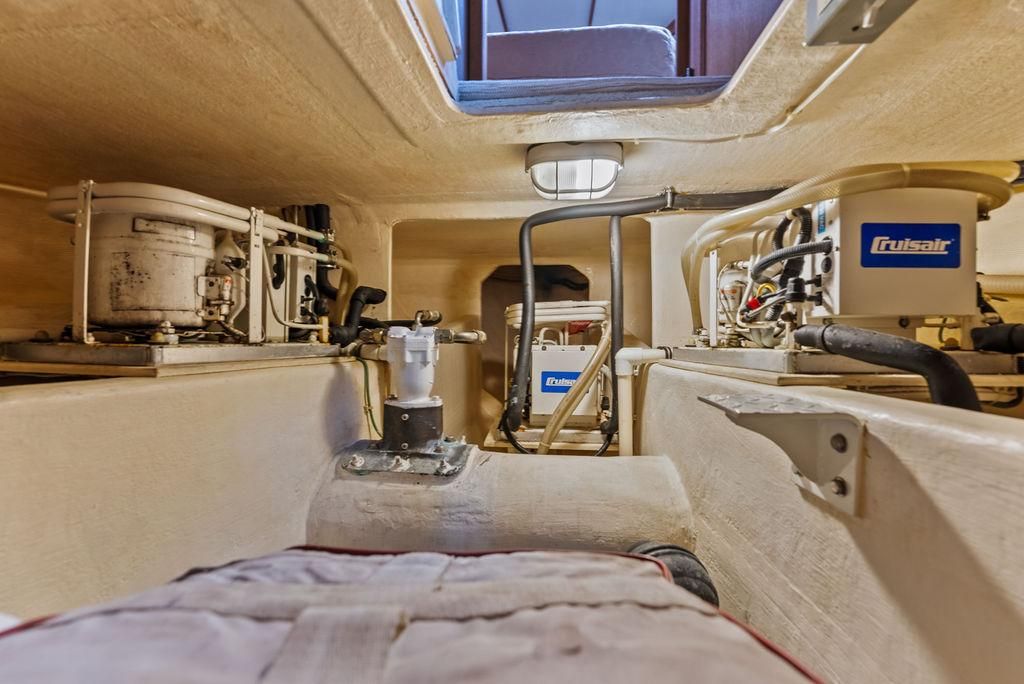 2000 West Bay 58 