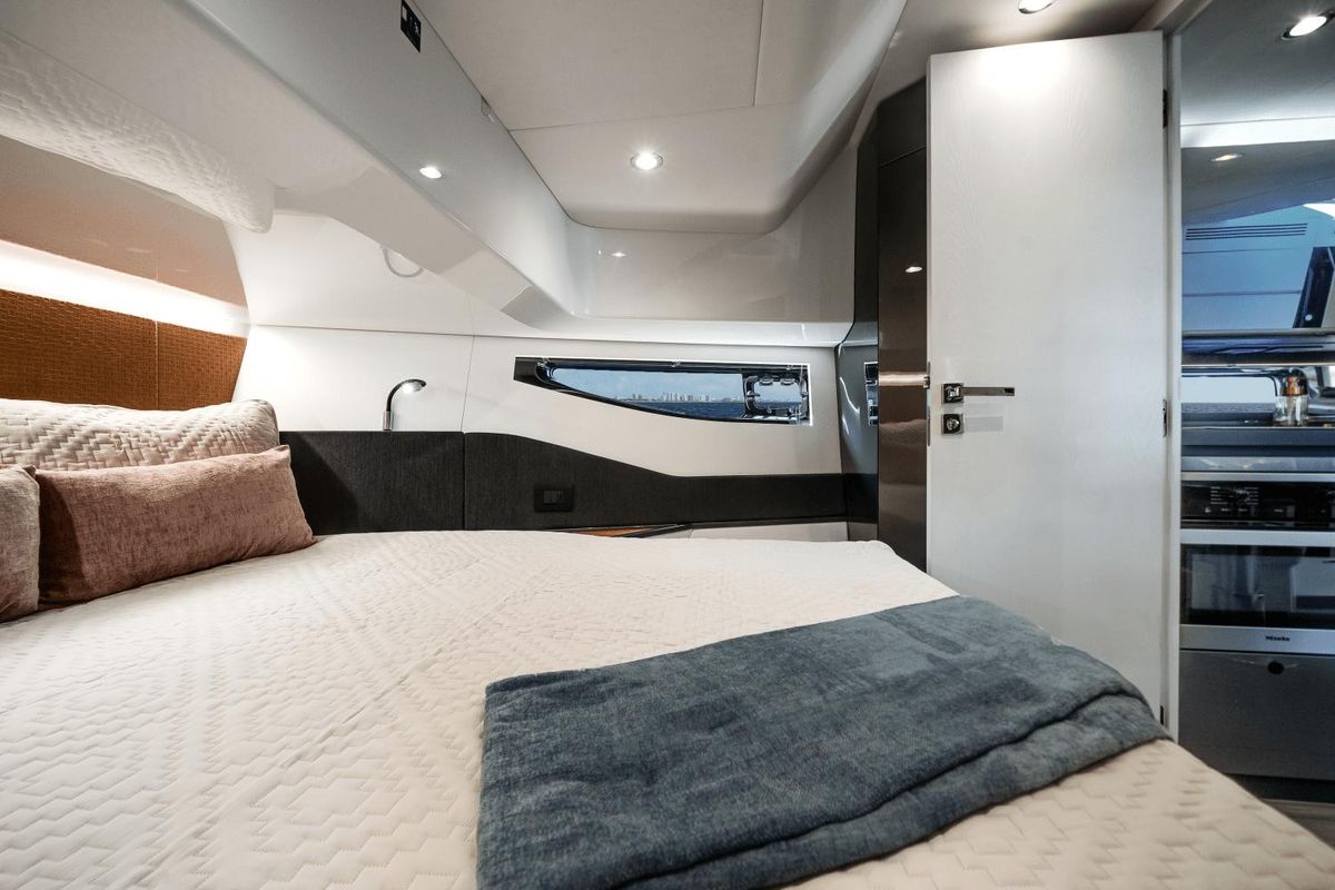2021 Azimut 47 