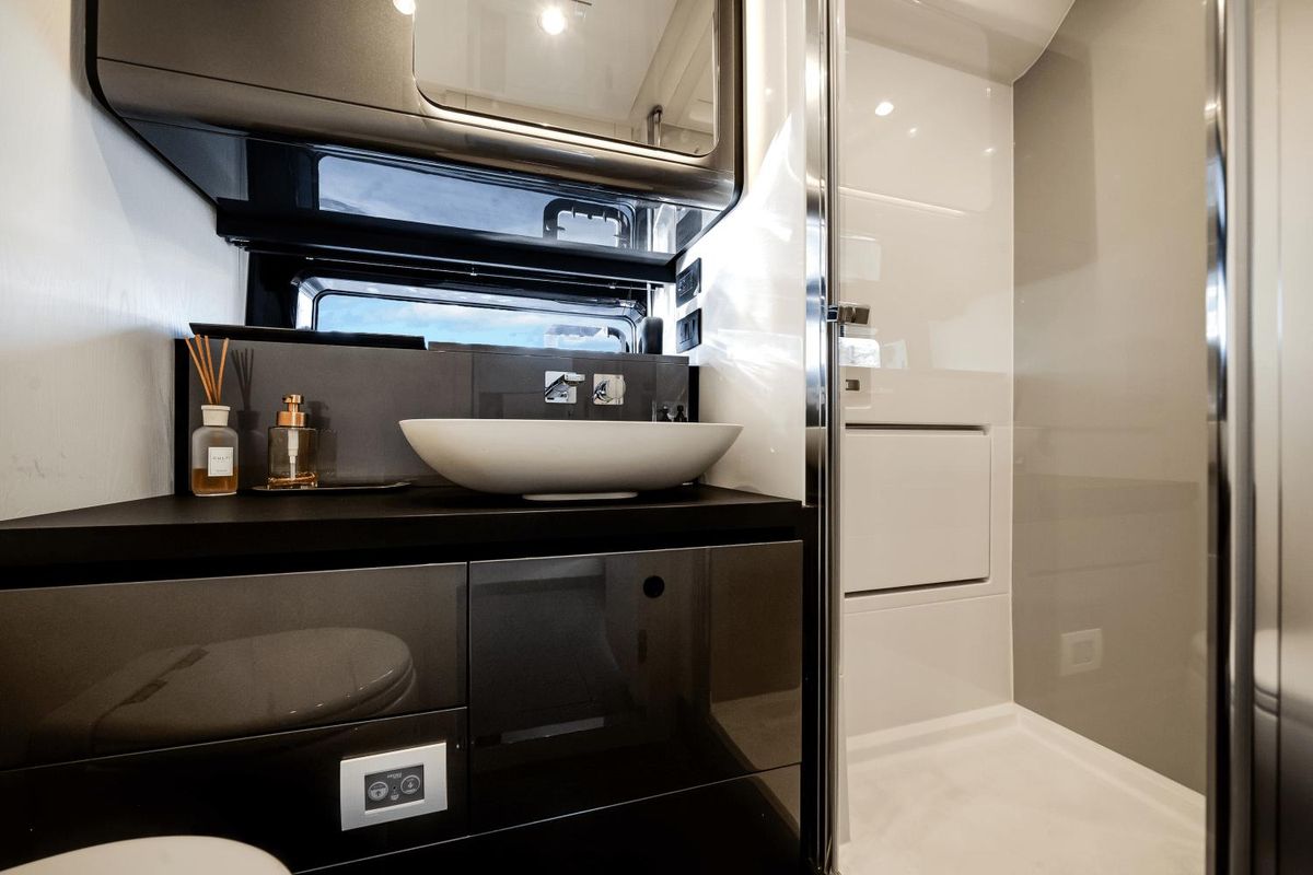 2021 Azimut 47 
