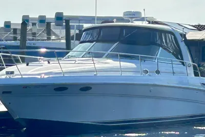 Sea Ray 410 Express Cruiser