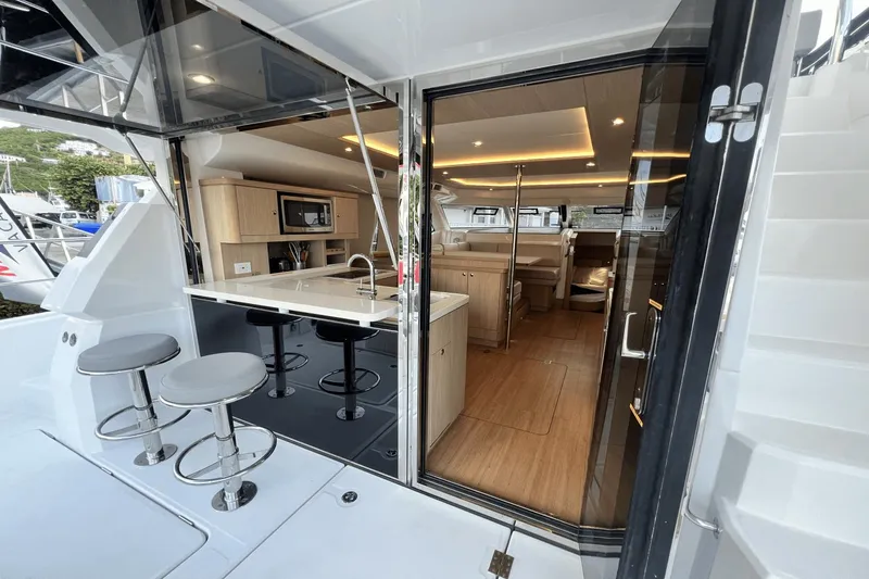 Unobstructed Views Yacht Photos Pics 