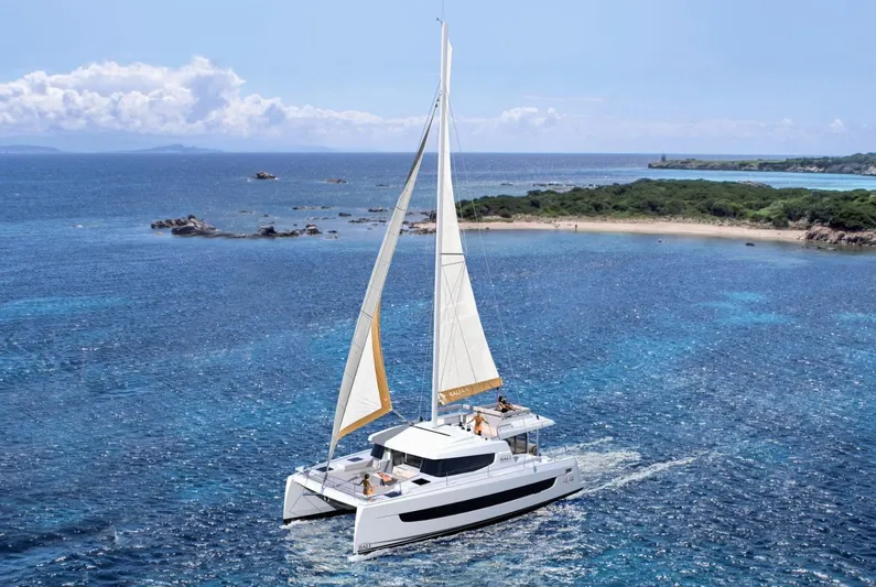 Relentless Yacht Photos Pics 