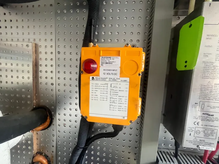 September Song Yacht Photos Pics Telecrane remote control in DeFever 55, year 2007.