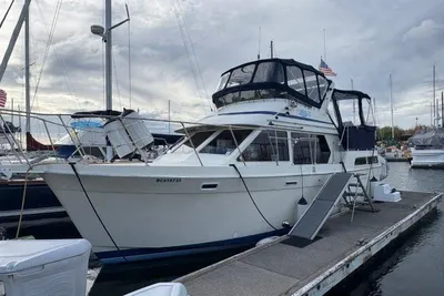 Tollycraft 34 Sundeck Motor Yacht