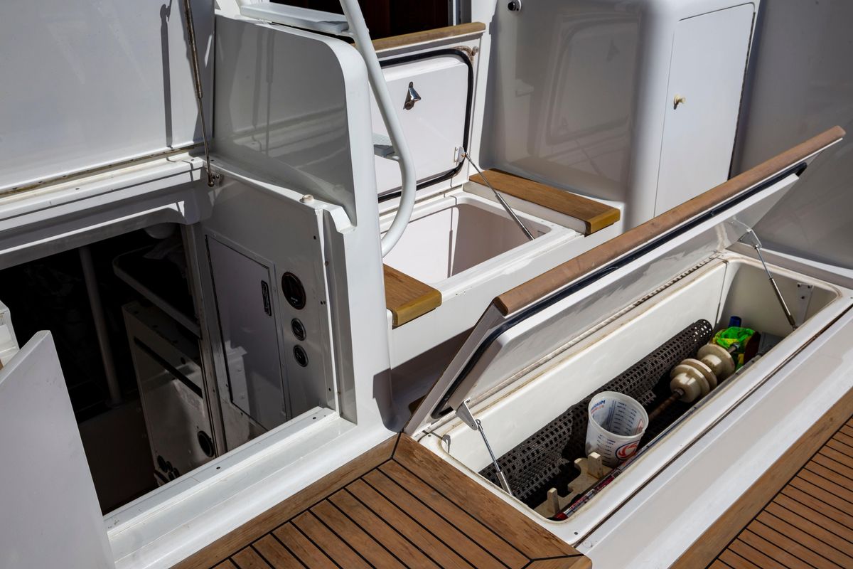 2002 Viking 65 