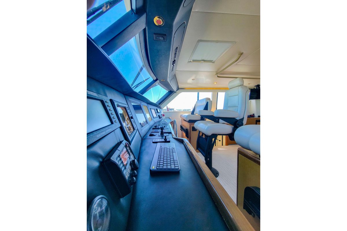 2002 Viking 65 