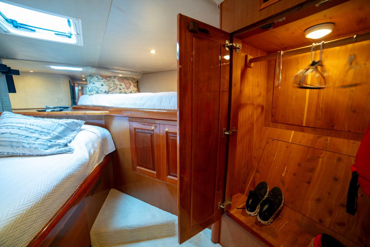 2002 Viking 65 