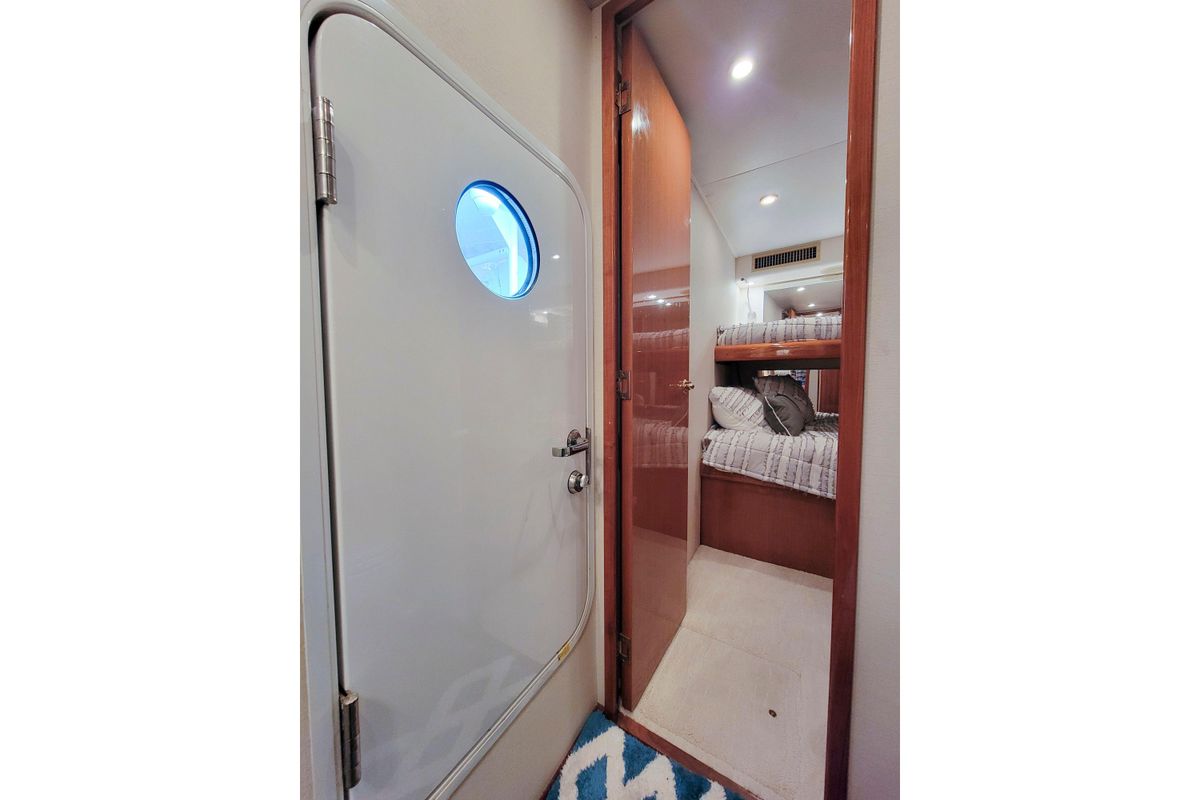 2002 Viking 65 