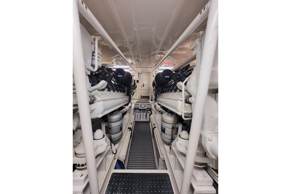 2002 Viking 65 