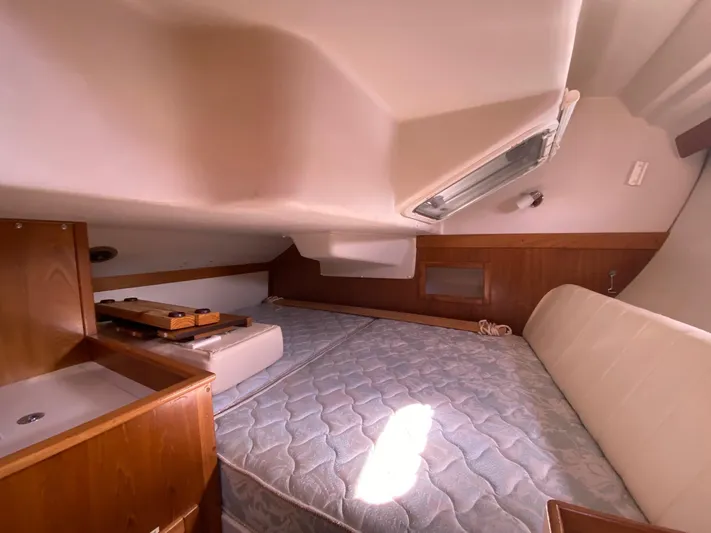 Glamorgan Yacht Photos Pics 2004 Catalina 350 Glamorgan