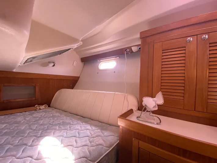 Glamorgan Yacht Photos Pics 2004 Catalina 350 Glamorgan