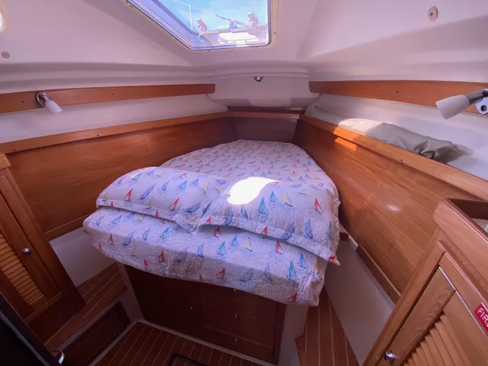 Glamorgan Yacht Photos Pics 2004 Catalina 350 Glamorgan