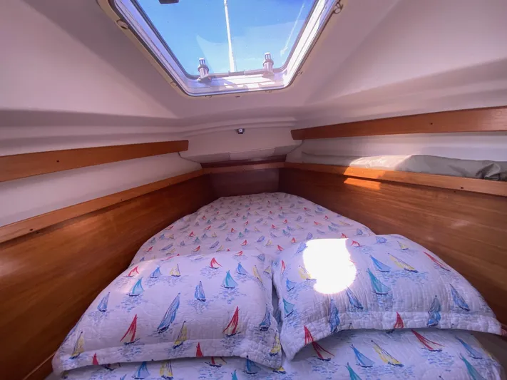 Glamorgan Yacht Photos Pics 2004 Catalina 350 Glamorgan