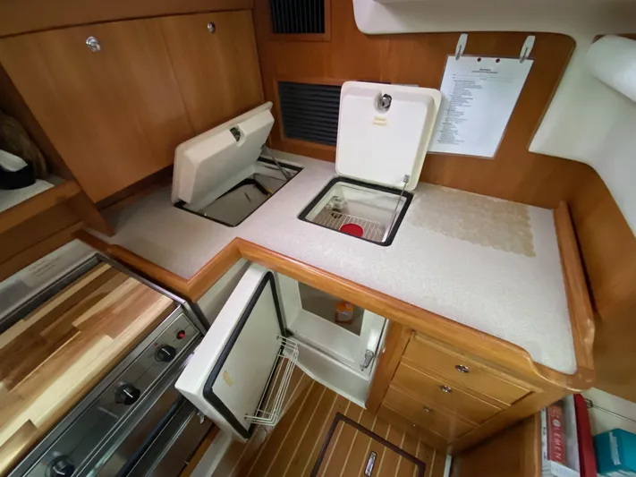 Glamorgan Yacht Photos Pics 2004 Catalina 350 Glamorgan