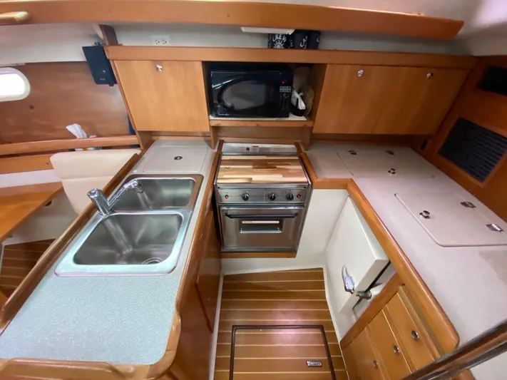 Glamorgan Yacht Photos Pics 2004 Catalina 350 Glamorgan