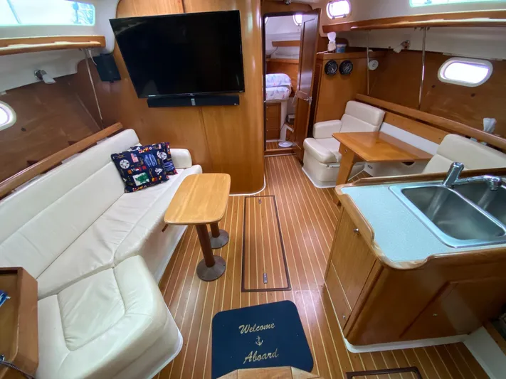 Glamorgan Yacht Photos Pics 2004 Catalina 350 Glamorgan