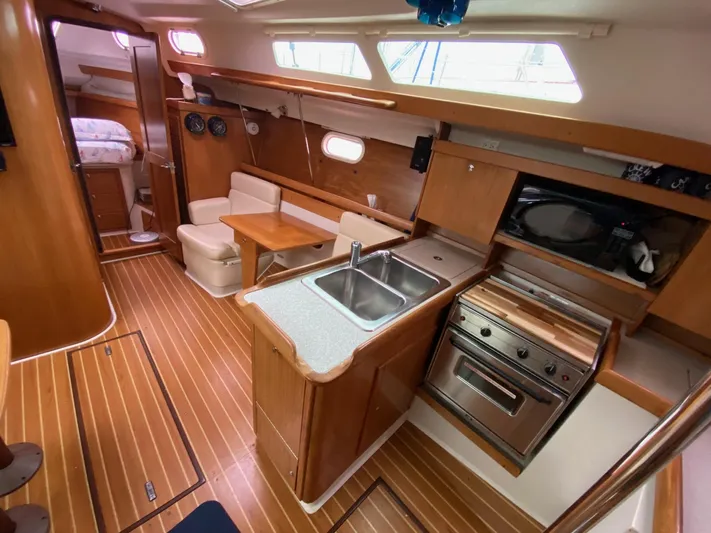 Glamorgan Yacht Photos Pics 2004 Catalina 350 Glamorgan