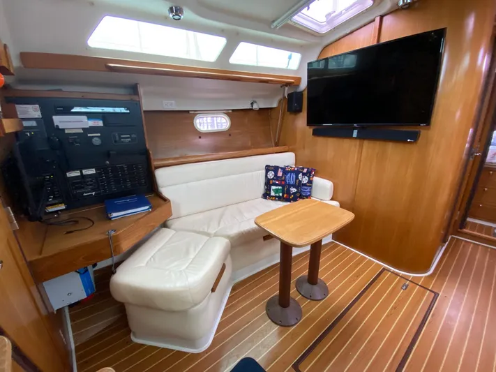 Glamorgan Yacht Photos Pics 2004 Catalina 350 Glamorgan