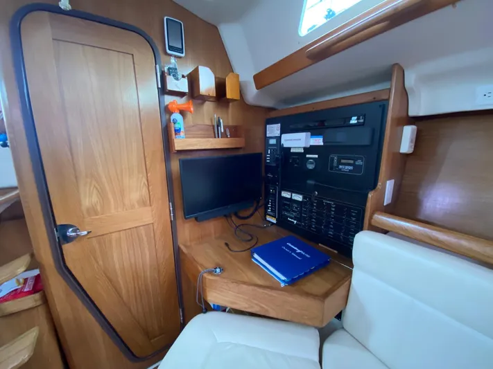 Glamorgan Yacht Photos Pics 2004 Catalina 350 Glamorgan