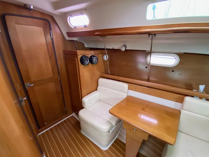 Glamorgan Yacht Photos Pics 2004 Catalina 350 Glamorgan