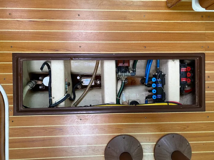 Glamorgan Yacht Photos Pics 2004 Catalina 350 Glamorgan