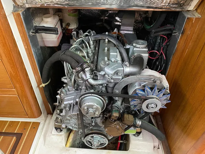 Glamorgan Yacht Photos Pics 2004 Catalina 350 Glamorgan