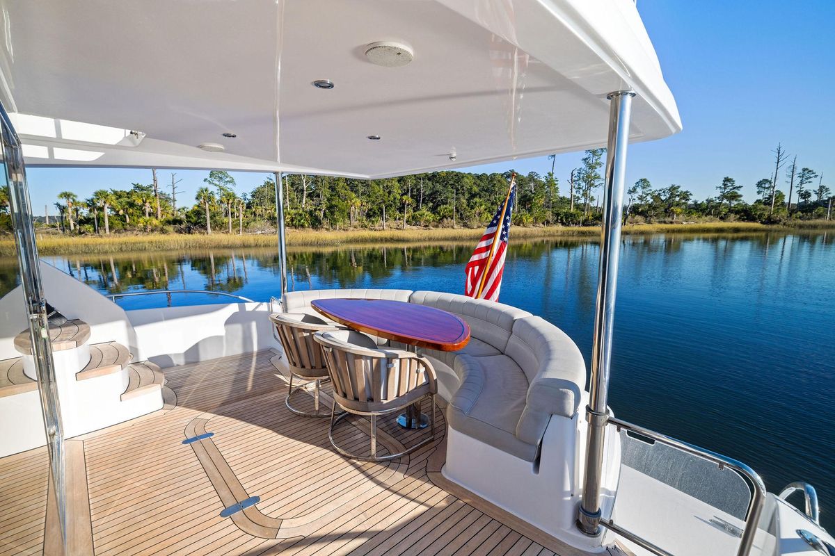 2016 Hatteras 60 