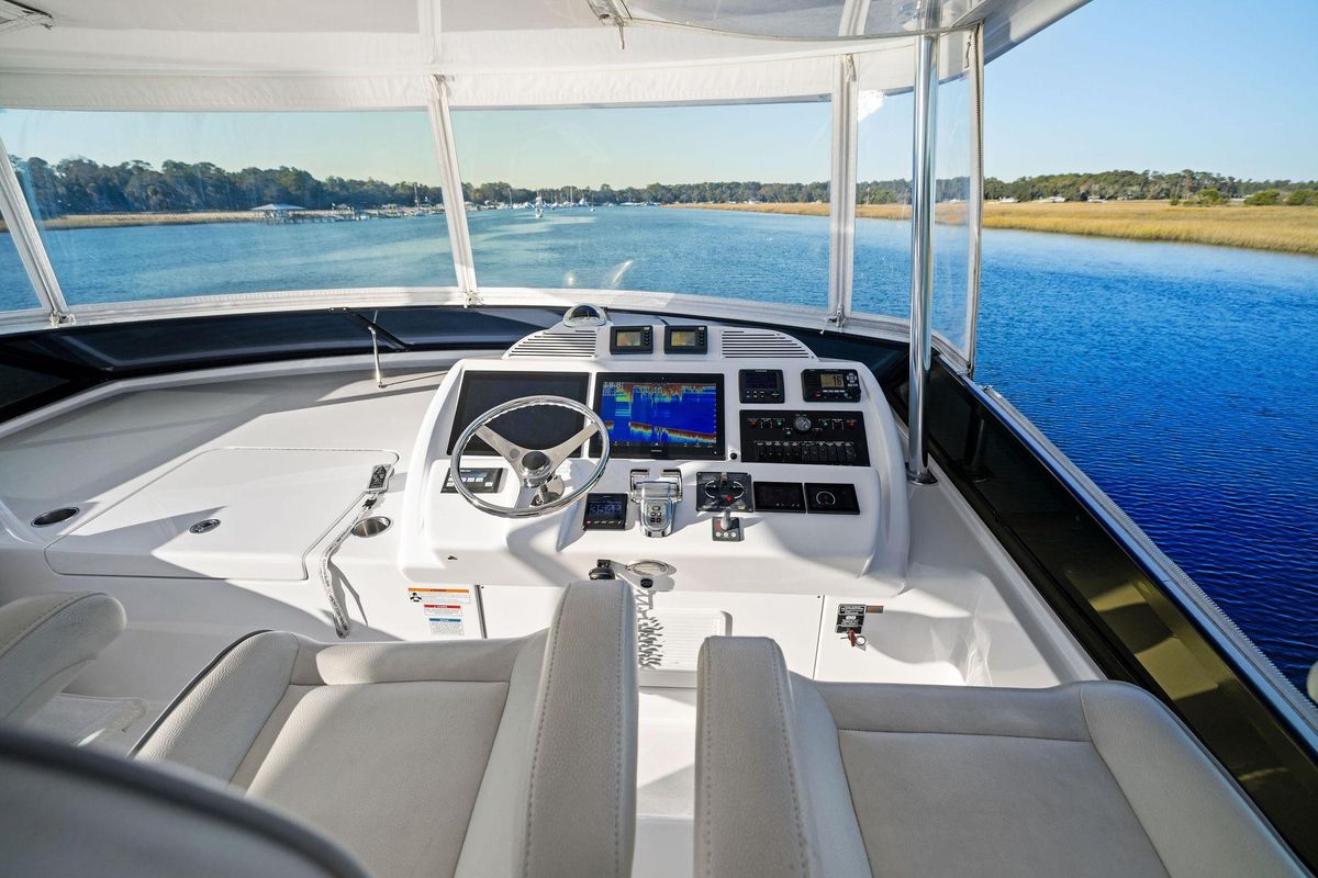 2016 Hatteras 60 